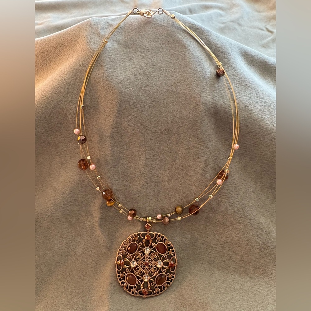 Elegant Gold and Brown Pendant Necklace